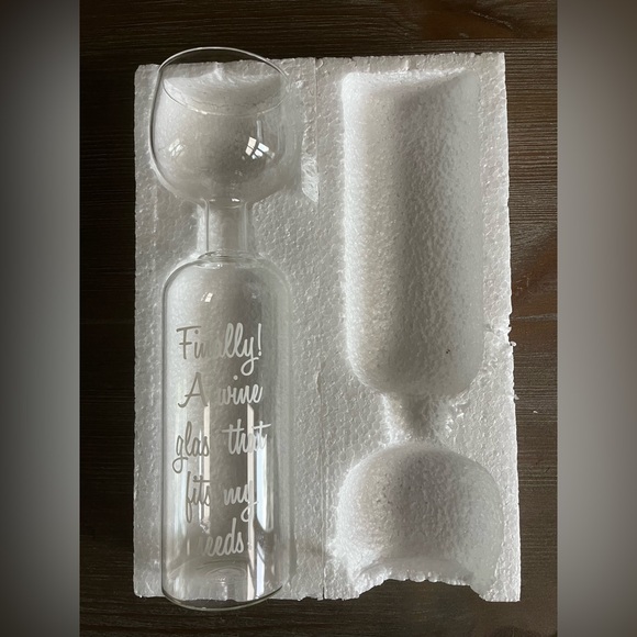 BigMouth Inc Glass Wine Bottle - Picture 13 of 14